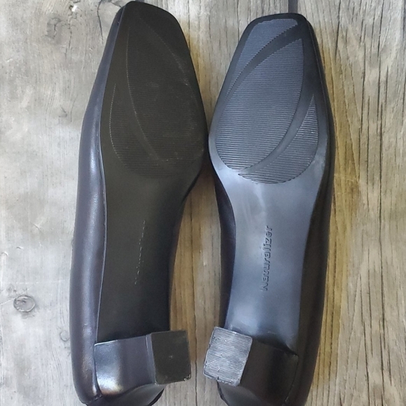 Black Naturalizer Pumps 838N19  Sz 9W - Picture 7 of 8